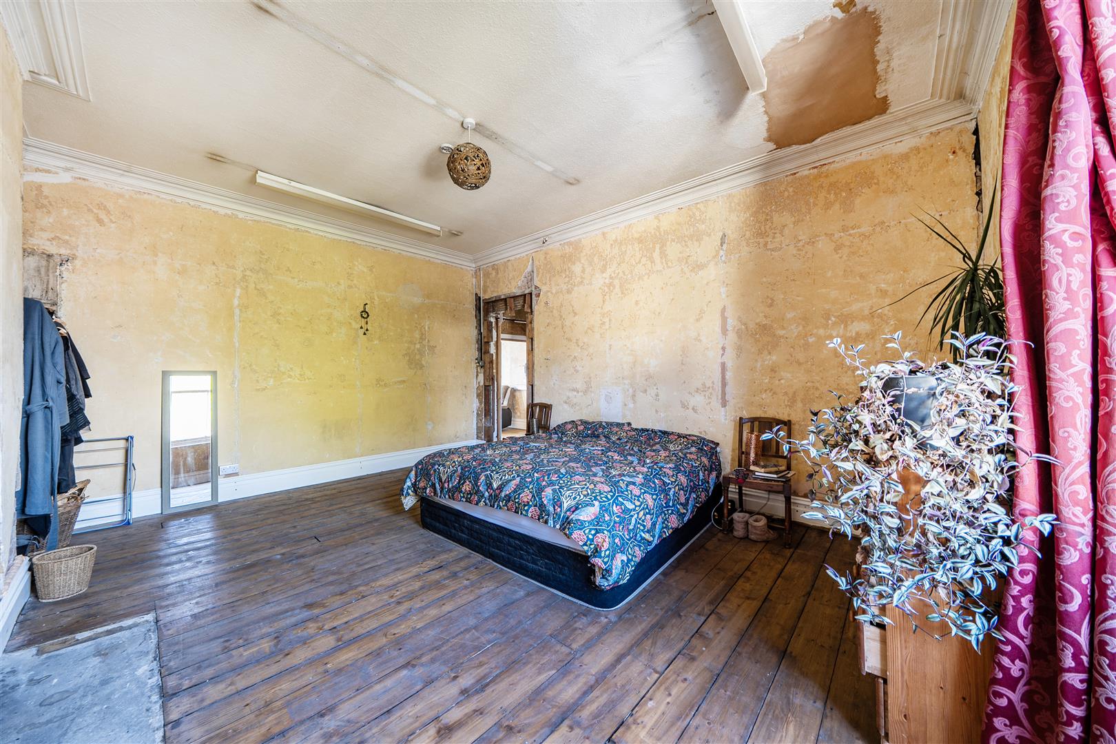 St. James Crescent, Swansea, SA1 6DZ